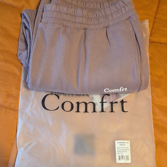Comfrt Women's Lavender Joggers - Picture 1 of 4